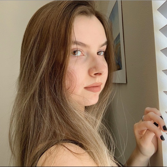 Meet your Posher, Isabelle - Picture 1 of 1